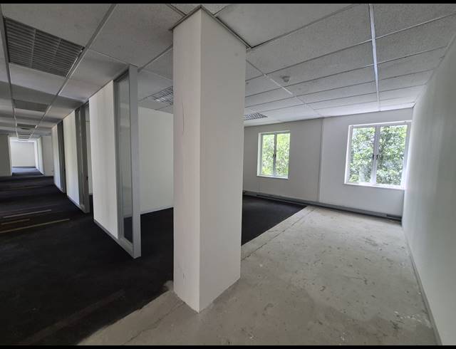 565M² OFFICE TO LET IN SANDTON CENTRAL